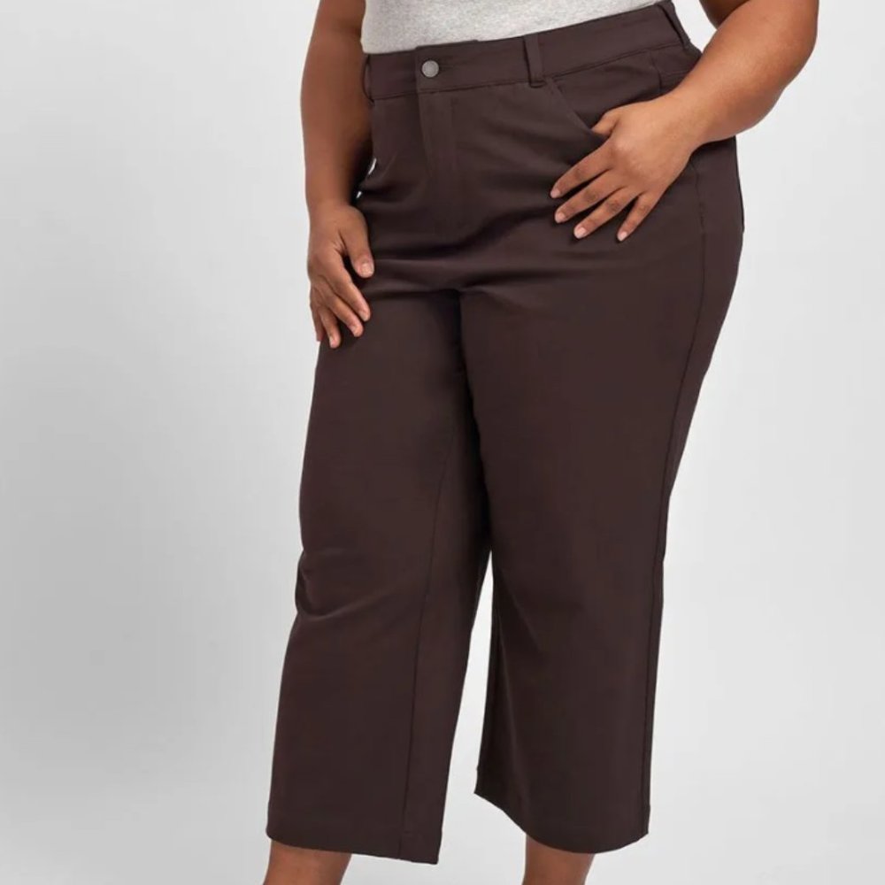Universal Standard Twill Crop Pants